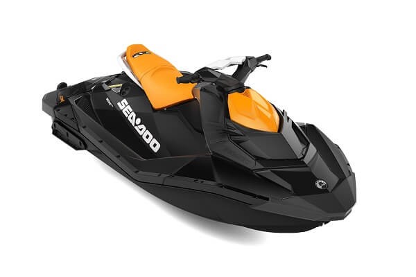 SEA-DOO SPARK da tonul distractiei pe apa