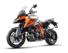 KTM 1290 SUPER DUKE GT, o adevarata arma - 175 cai putere si cuplu incendiar