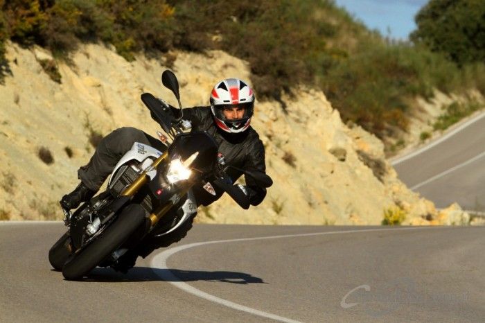 Video: 2011 Aprilia Dorsoduro 1200