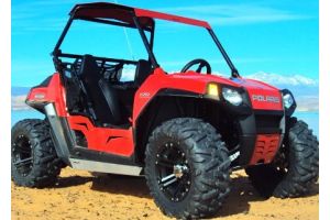 Polaris RZR cu trei tobe de evacuare