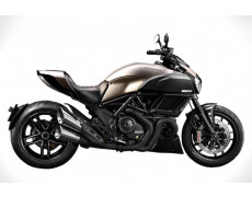 2015 Ducati Diavel Titanium,prezenta impunatoare si design nou