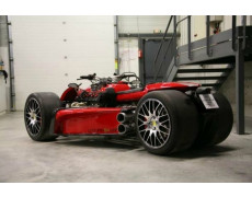 Propulsor Ferrari V8 pentru quadul Lazareth
