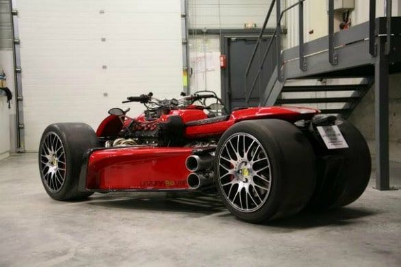 Propulsor Ferrari V8 pentru quadul Lazareth