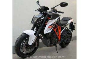 2014 KTM 1290 Duke R se pregateste de prezentare