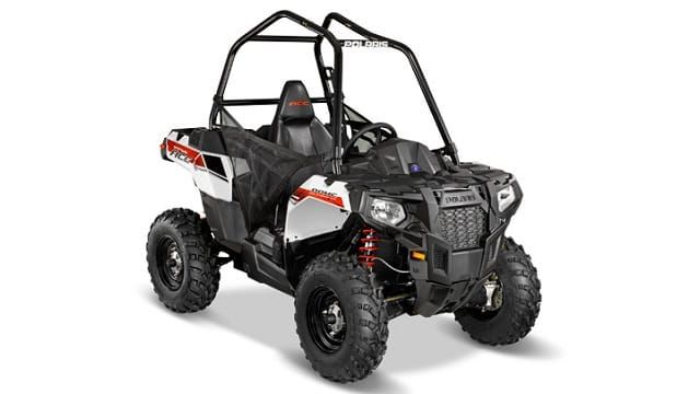 Polaris sponsorizeaza GNCC cu modelul sau de UTV de un singur loc