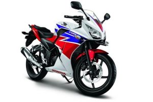 A fost lansat modelul nou 2016 Honda CBR150R