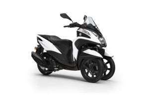 Yamaha a lansat noul scuter cu trei roti 2016 Tricity 155
