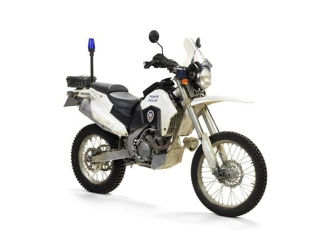 Una dintre motocicletele Honda CRF250R din James Bond: Skyfall de vanzare la licitatie