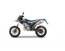 Un model super moto modern - Derbi Senda DRD X-Treme 50 SM Limited Edition