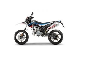 Un model super moto modern - Derbi Senda DRD X-Treme 50 SM Limited Edition