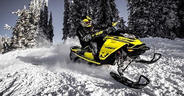 Despre Snowmobile